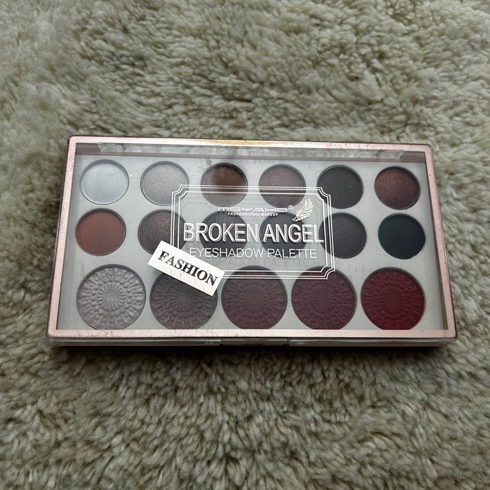 Eyeshadow palette